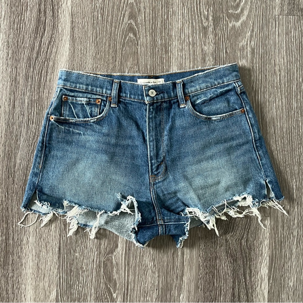 Abercrombie & Fitch | High Rise Mom Shorts | Dark Wash | Size 28